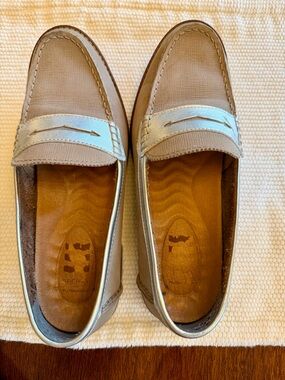 Sperry Women's Silver Leather Loafer Flats 8.5M Metallic Trim Slip-On Casual